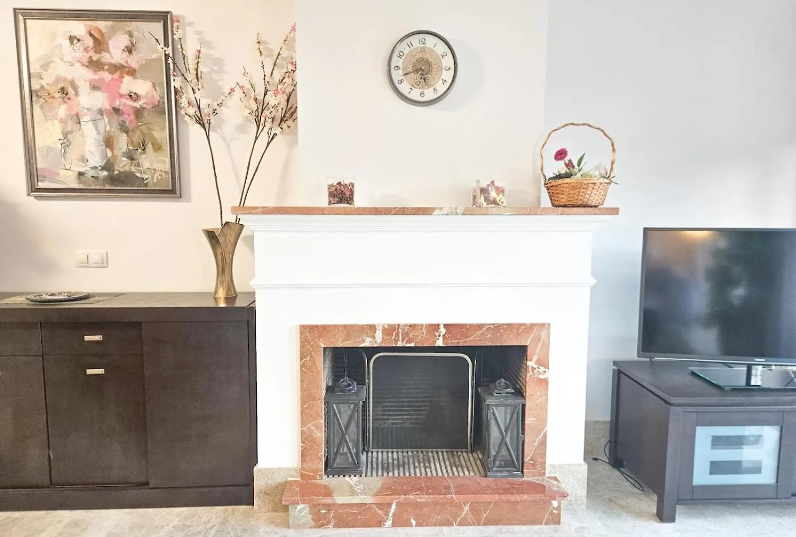 Pass The Keys Spacious 4-Bed Home With Jacuzzi Bbq Marbella Holiday home