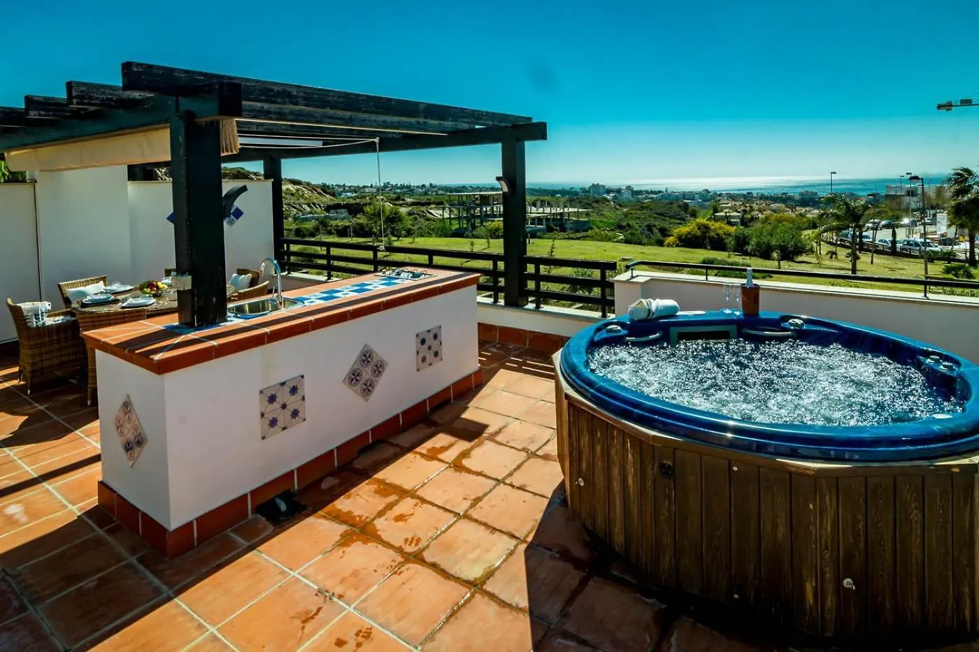 Pass The Keys Spacious 4-Bed Home With Jacuzzi Bbq Marbella Holiday home